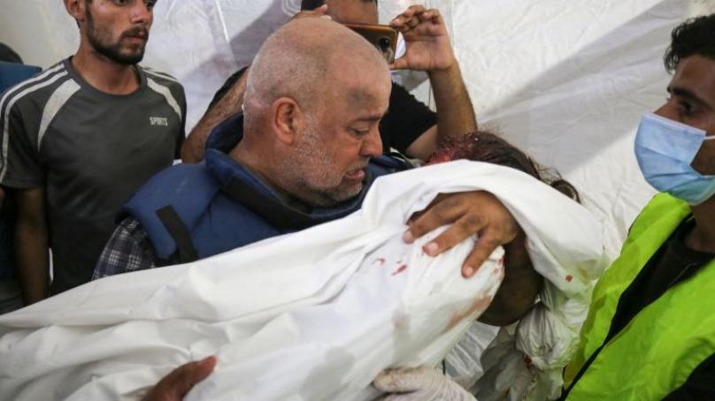 صحافيو غزة بين وداع الأحبة والاستشهاد. التفاصيل في النشرة المسائية