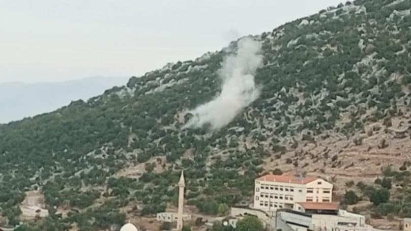 NNA: Israeli bombardment renewed on the outskirts of the border town of Marwahin with phosphorus shells
