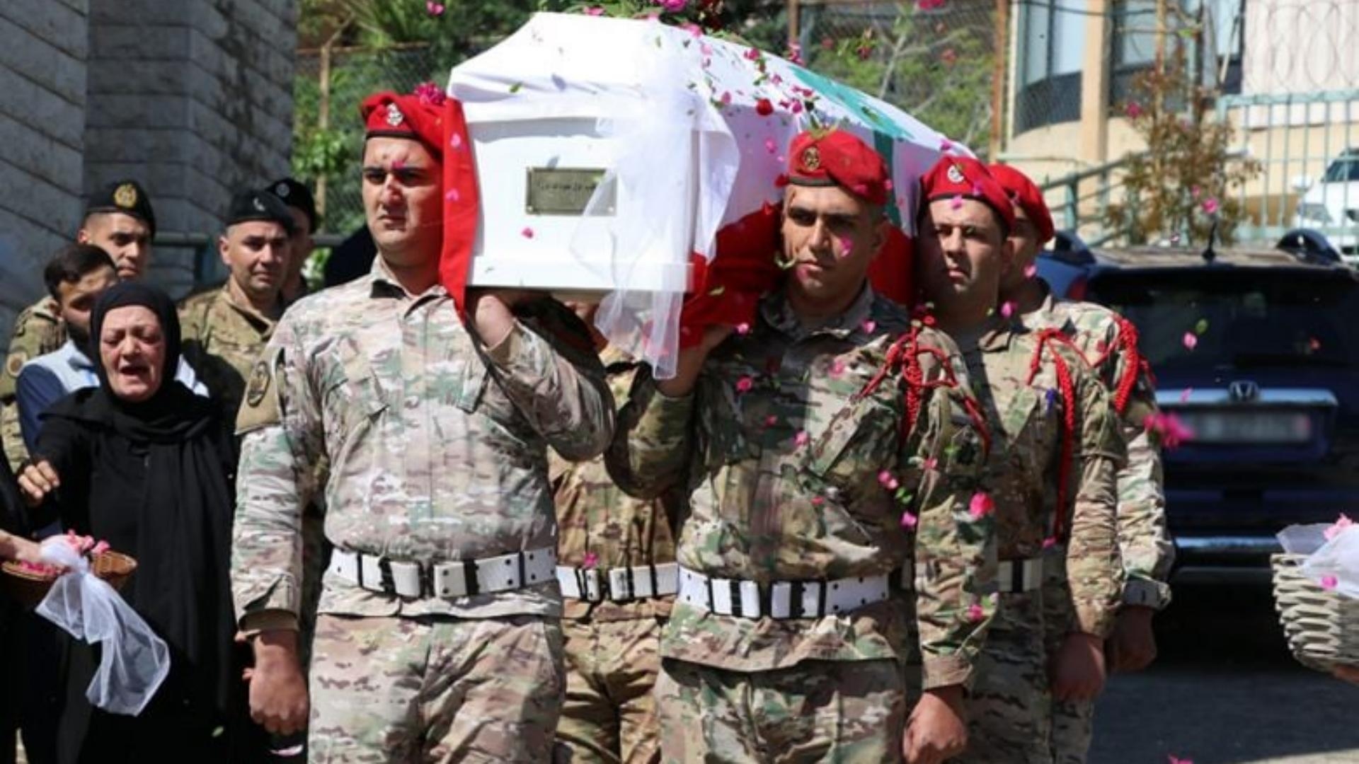 بالصّور: قيادة الجيش تشيّع شهداءها