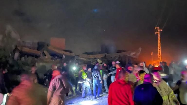 الإنفجار في بلدة بنعفول أدّى إلى تدمير مبنى البلدية ومركز لكشافة الرسالة وقد تضرّر مبنى مجاور ومعلومات عن أن سبب الإنفجار هو احتكاك كهربائي الى جانب عبوات أوكسيجين