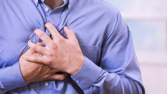 3 علامات على يديك تشير إلى إمكان الإصابة بنوبة قلبية