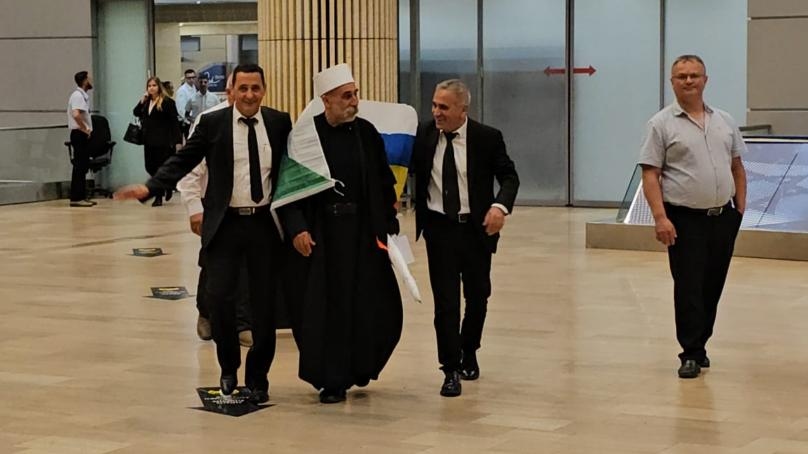 بالصور: السلطات الإسرائيلية تخلي سبيل الشيخ معدّي