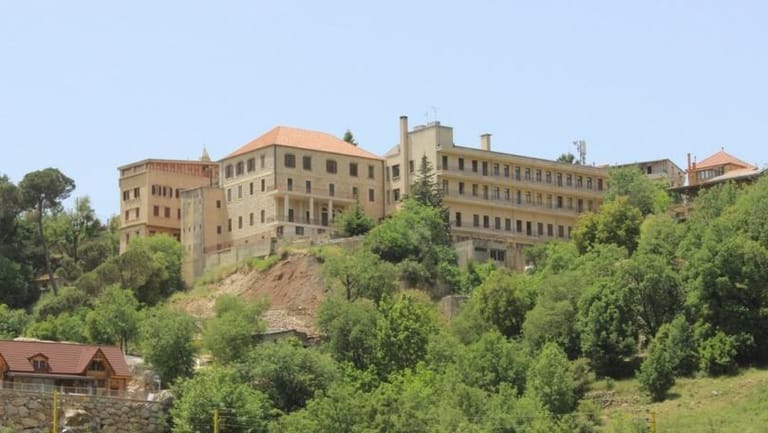 مدرسة خاصّة تعلن: التعليم مجّاني... ولسنتين