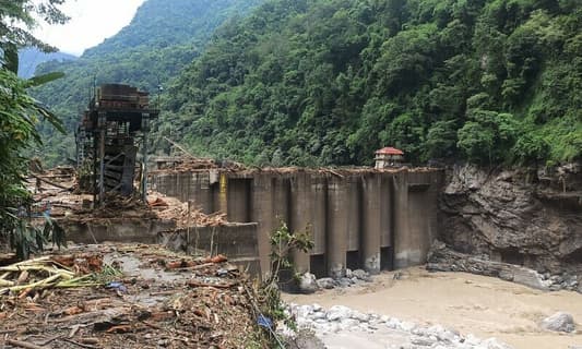 India flood toll hits 40 as army plots airlift rescues