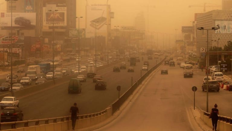 غبار ورياح... واحذروا من سوء الرؤية