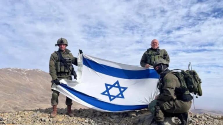 "حتى آخر نفق"... كاتس: باقون في جبل الشيخ