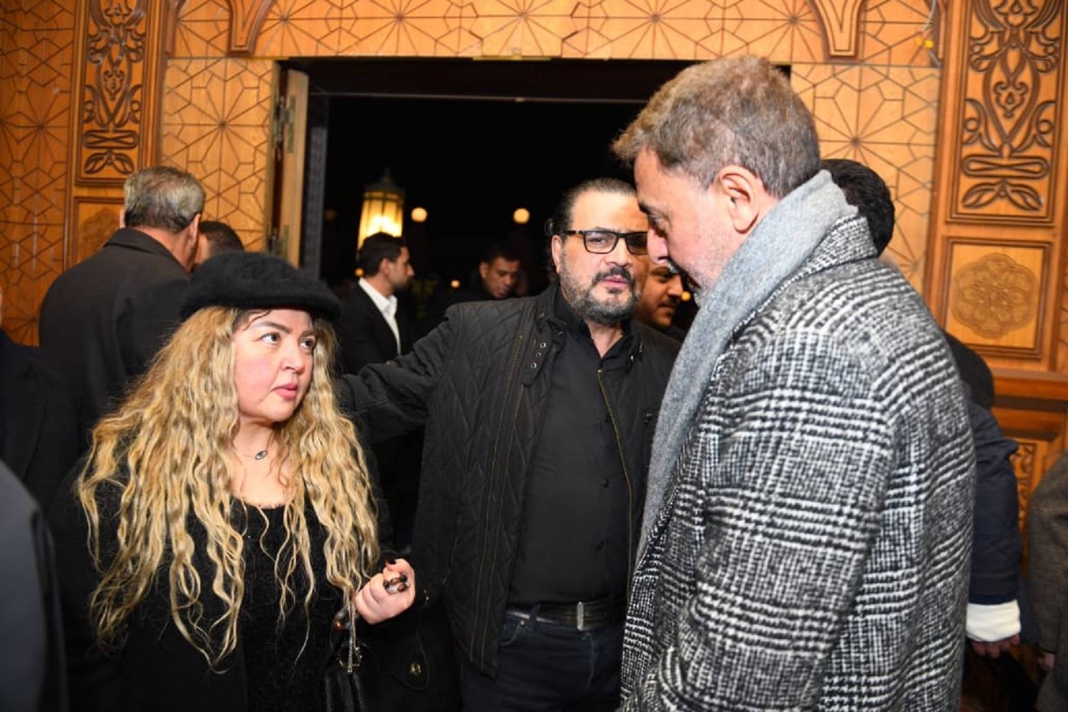 نجوم مصر يحتشدون في عزاء السبكي