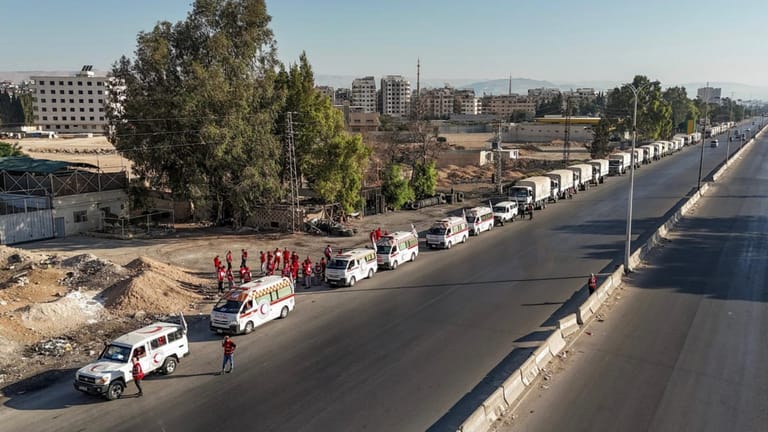 Syrian media: A humanitarian aid convoy has entered the city of Sweida under the supervision of the Syrian Red Crescent