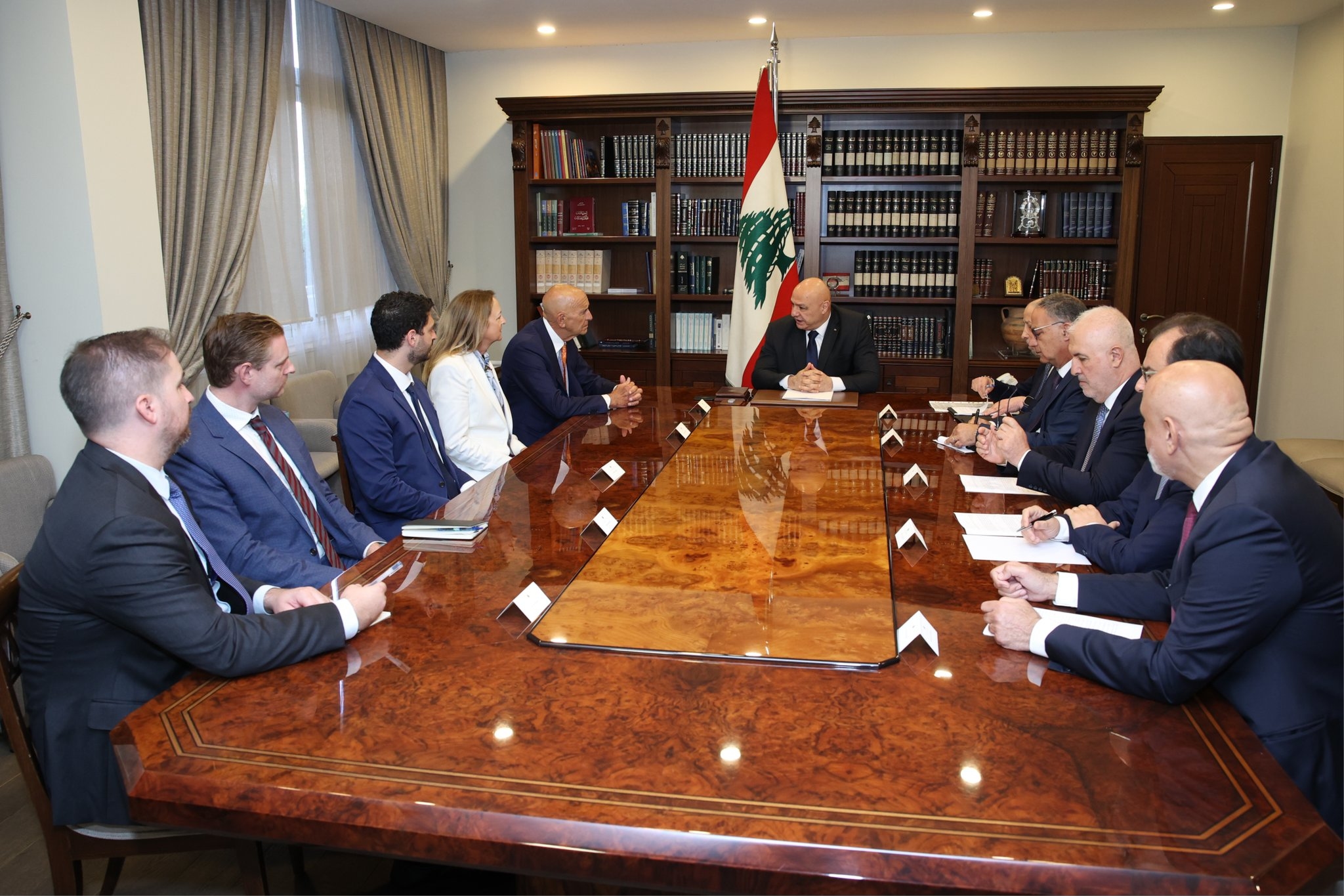 عن body language عون وبرّاك... هل فضحتهما الصور؟