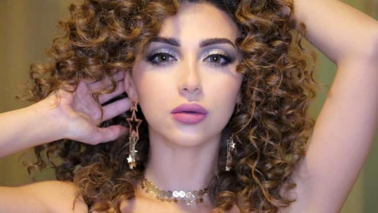 ميريام فارس تردّ على وصف فارس كرم لنفسيّتها بـ"المحمّضة"