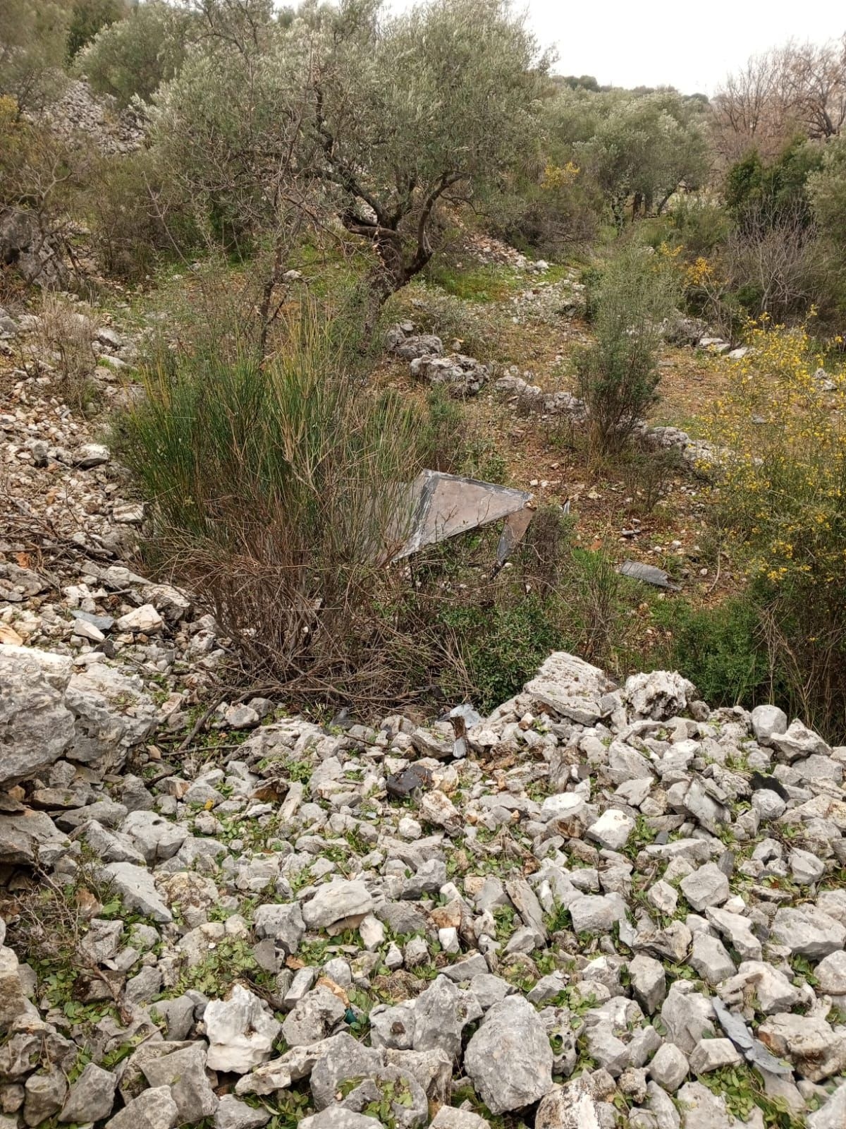 بالصّور: سقوط مسيّرة في خراج بلدة أصيا