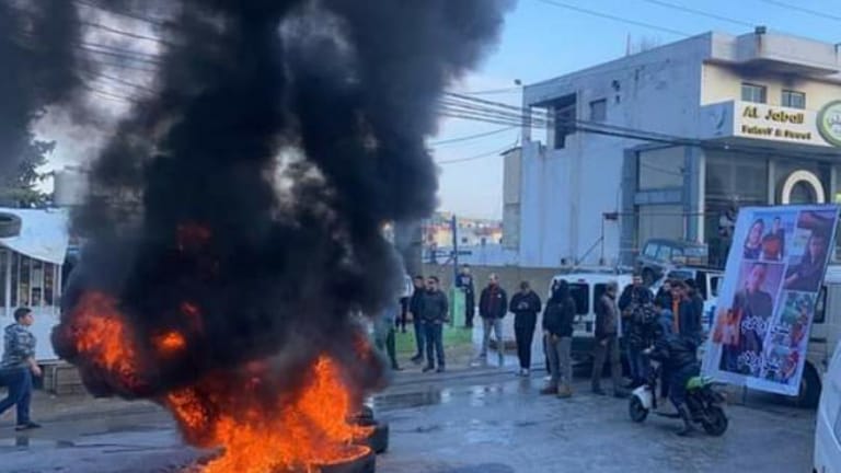 قطع طريق عام حلبا - برج العرب