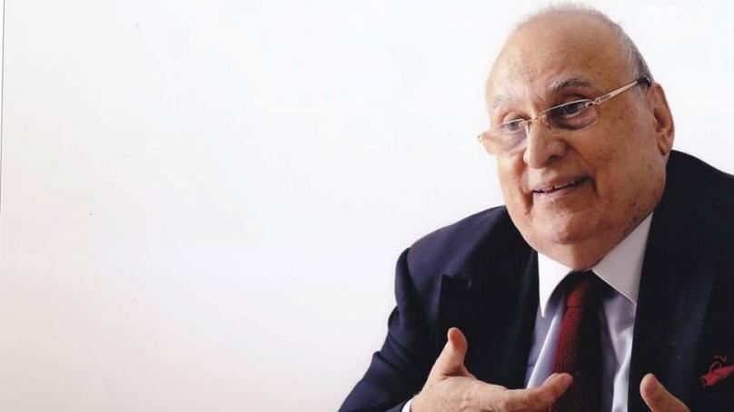 عادل مالك: كبير على فراش المرض... التفاصيل في النشرة بعد قليل