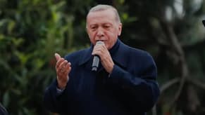 بالفيديو: أردوغان يحتفل ويُغنّي مع أنصاره