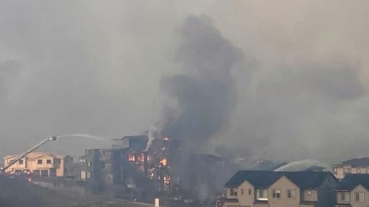 النيران تلتهم أكثر من 580 منزلاً في دنفر الأميركية