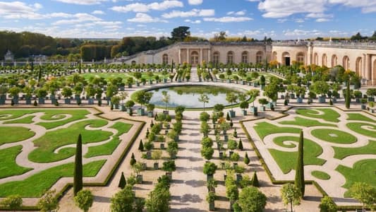 France closes the Palace of Versailles and its gardens after a bomb alert