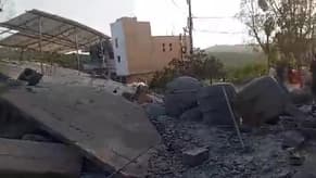 بالفيديو: دمارٌ هائل بعد قصف منزل