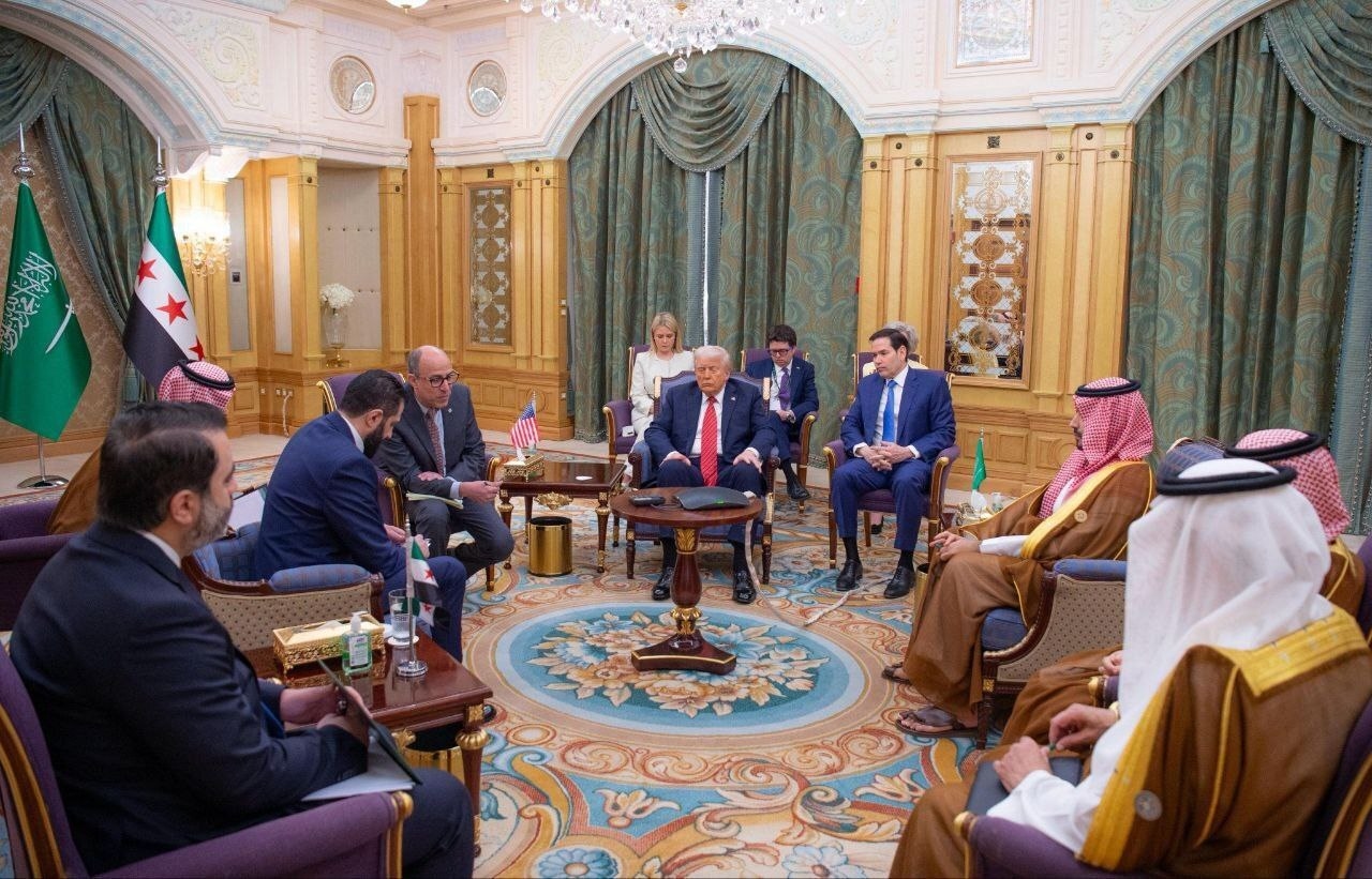 الصّور الأولى للقاء ترامب والشرع في الرياض