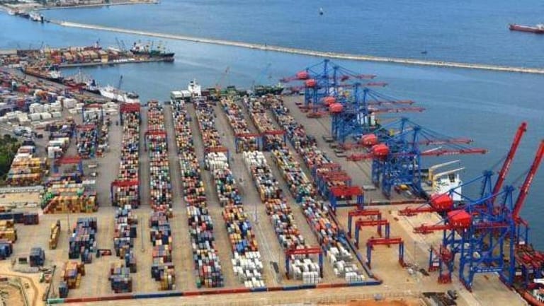 اتصالات جنّبت مرفأ بيروت كارثة محتمة