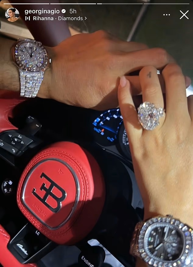 ملايين الدولارات في صورة لرونالدو وجورجينا!