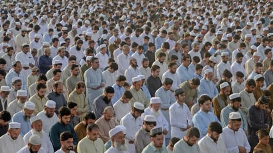 Photos: Muslims Around the World Celebrate Eid al-Fitr 2022