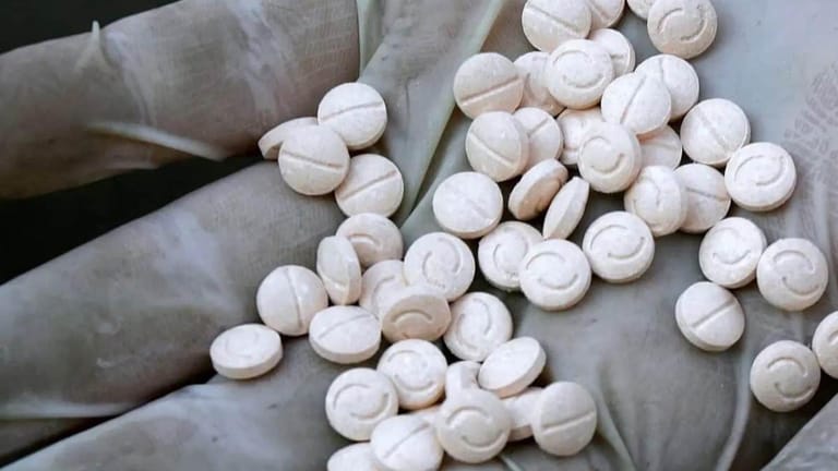 الداخلية السورية: ضبط 500 ألف حبة كبتاغون بسيارة آتية من لبنان