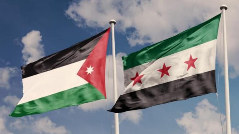 وزيرا خارجية الأردن وسوريا يؤكدان خلال لقائهما في عمّان ضرورة تثبيت وقف إطلاق النار في محافظة السويداء بما يضمن سيادة الدولة والقانون