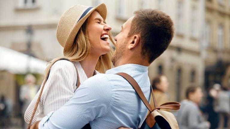 شعورٌ يُعزّز السعادة والرضا في العلاقة العاطفيّة