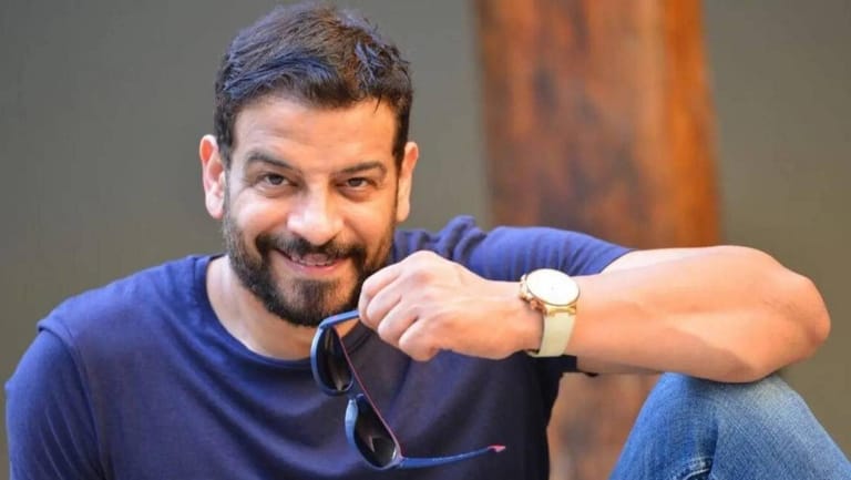 نجوم الفن ينعون أشرف مصيلحي