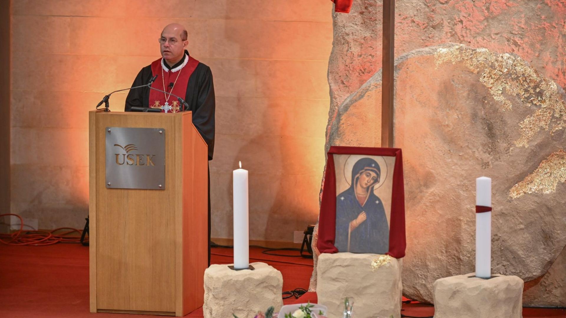 رتبة سجدة الصليب في جامعة الروح القدس