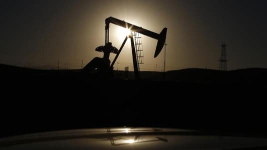 Oil prices fall 1 percent on uncertainty over global outlook, rate hikes