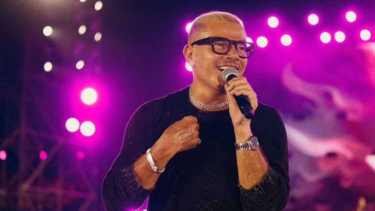 نجوم الفن يتفاعلون مع عمرو دياب في حفل الجونة