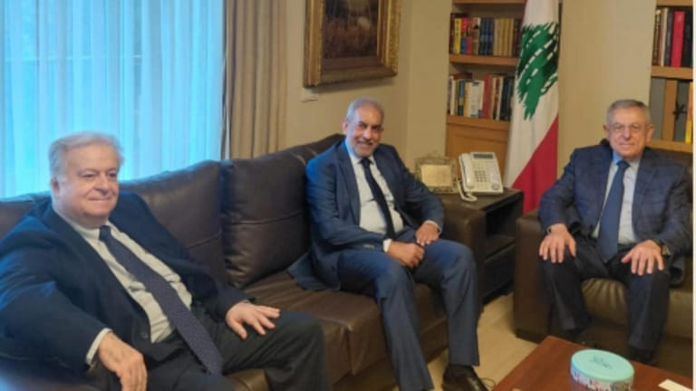 السنيورة عرض وسفير جنوب أفريقيا بسوريا للأوضاع