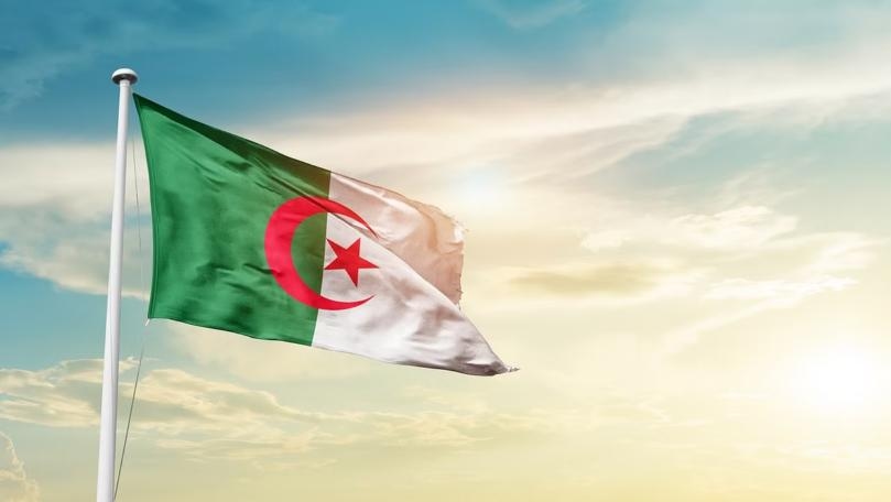 وزير خارجية الجزائر: ندعم تطلعات الشعب اليمني لإستعادة أمنه واستقراره وندعو لحل الخلافات العربية داخل البيت العربي