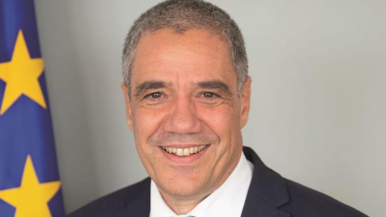 سفير الإتّحاد الأوروبي رالف طرّاف لموقع mtv: "كفى" تأخيراً... ونحو شرعيّةَ جديدة في لبنان