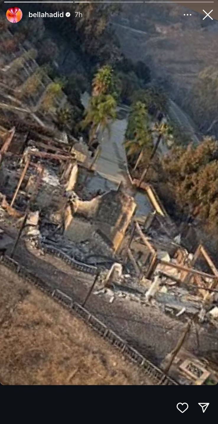 بيلا حديد مفطورة القلب على منزل طفولتها المحترق في لوس أنجلوس