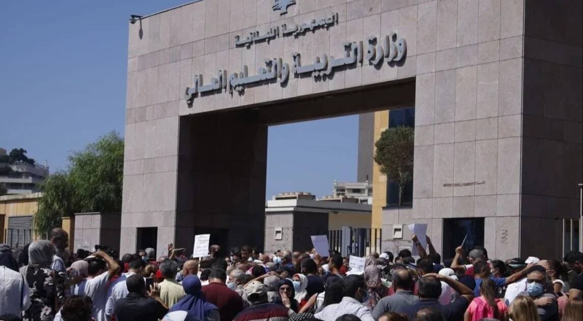 روابط التعليم: إقرار ستة رواتب هو جزء صغير من حقوقنا