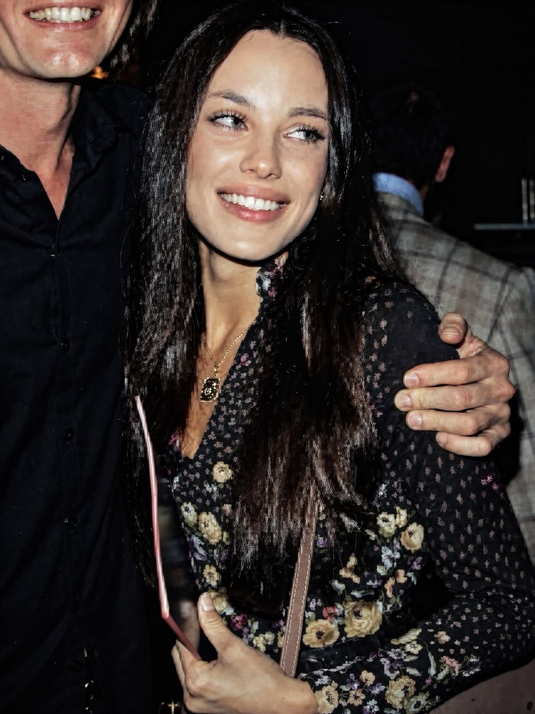 بالصور: والدة أنجلينا جولي تضاهيها جمالاً وإنسانية