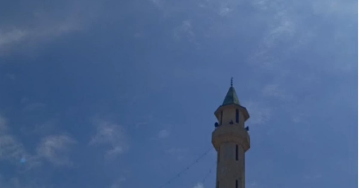 بالفيديو: نداء من المسجد للإخلاء!