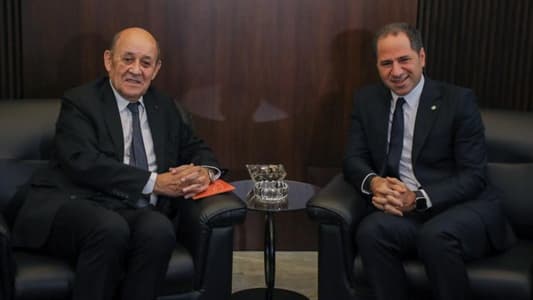 Gemayel meets Le Drian, warns against settlements detrimental to Lebanon's interests