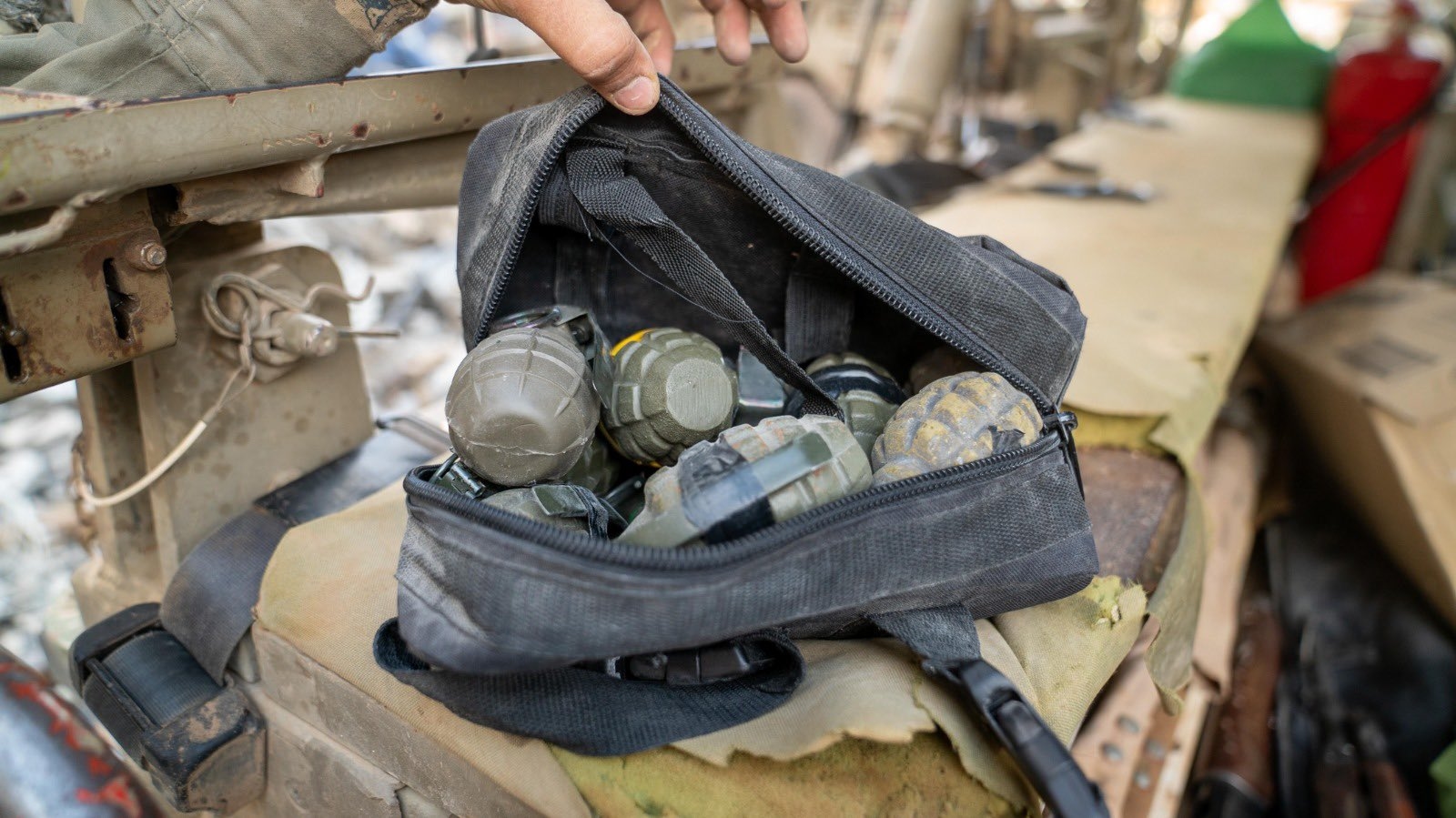 غارة على الحدود بين لبنان وسوريا... أدرعي: "الحزب" ينتهك الاتفاق