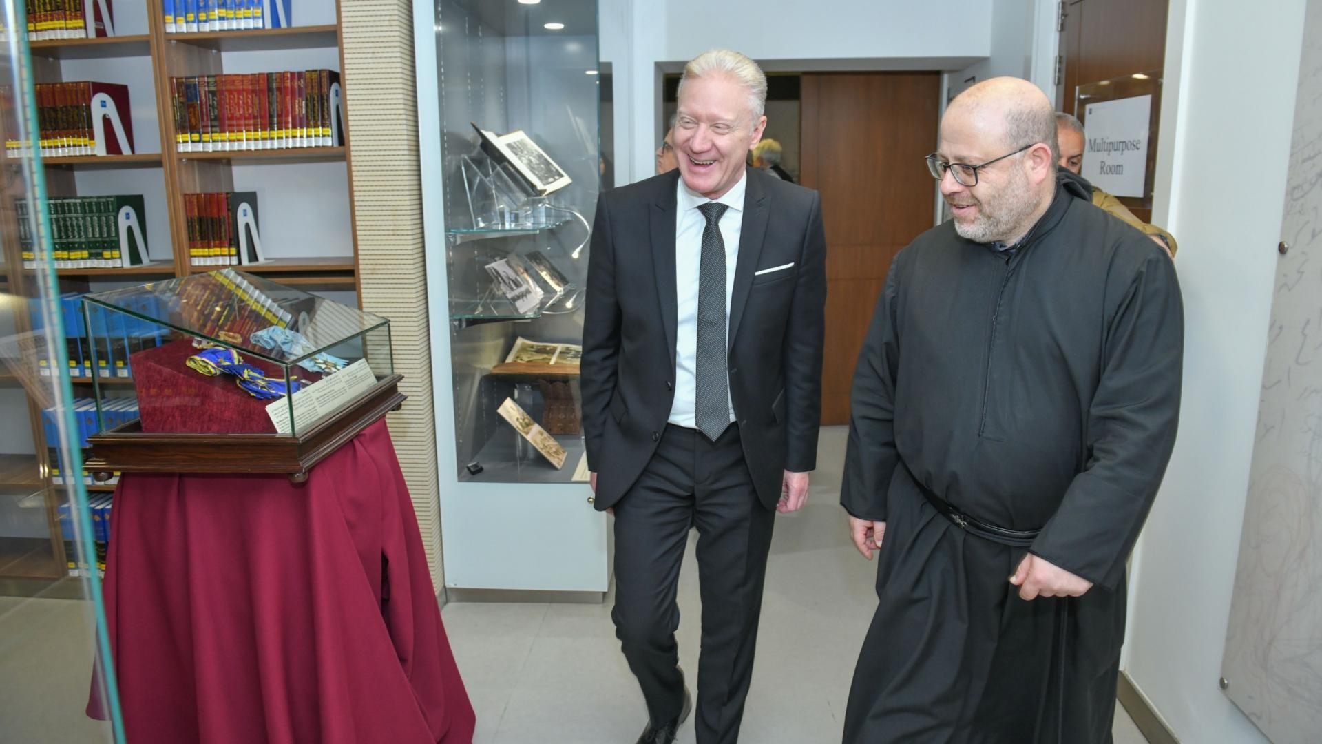 مذكرة تفاهم بين وزارة الخارجية والمغتربين وجامعة الروح القدس – الكسليك لحفظ الوثائق الوطنية وأرشفتها