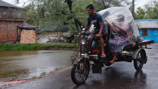 Millions without power as cyclone Remal hits Bangladesh and India