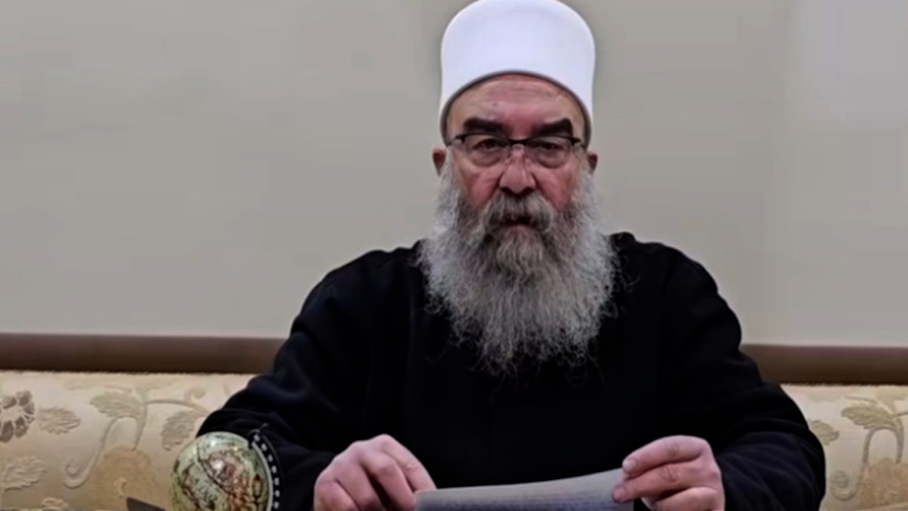 Sheikh al-Aql of the Druze Monotheists Sect Hikmat al-Hijri: There is no agreement, negotiation, or mandate with the Syrian government, and we affirm that the fighting will continue until the full liberation of Sweida province