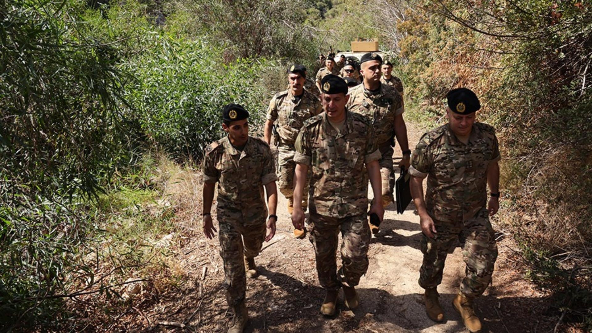 بالصور: قائد الجيش زار قيادة "اليونيفيل"