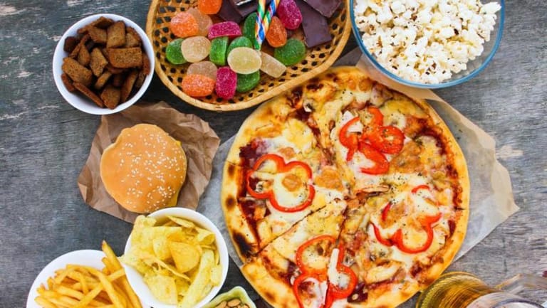 بعد تناول وجبة دسمة... هذا ما عليكم فعله