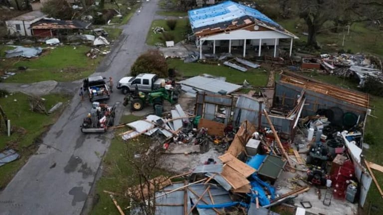 ارتفاع قتلى أعاصير ولاية كنتاكي الأميركية إلى 77 قتيلاً