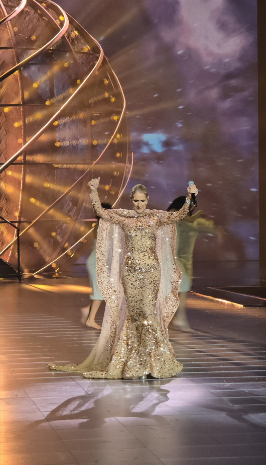 جيلبير حداد... مصمّم الحفلات الذي أضفى سحرًا على عرض إيلي صعب في الرياض