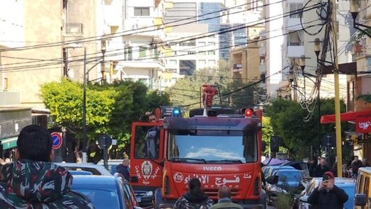 Beirut Fire Brigade: Extinguishing a fire that broke out in two banks