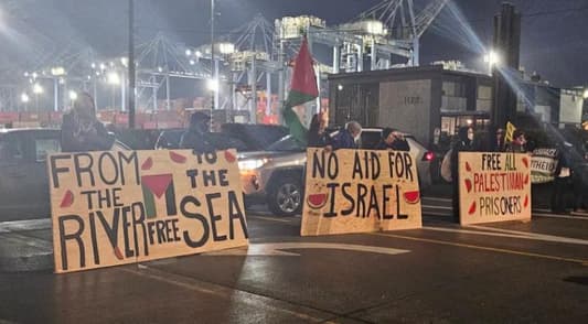 Protesters Block US Military Ship Allegedly Carrying Weapons for Israel